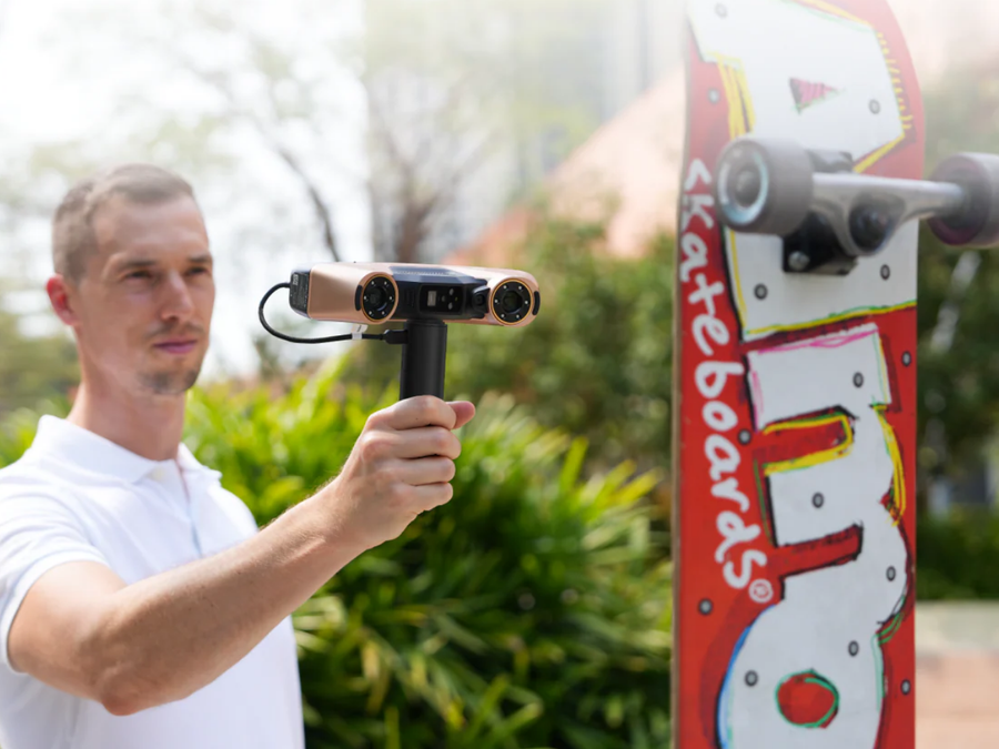 Revopoint MetroY Ultra Wireless 3D Scanner